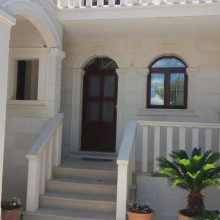 Apartments White House Supetar Exterior photo