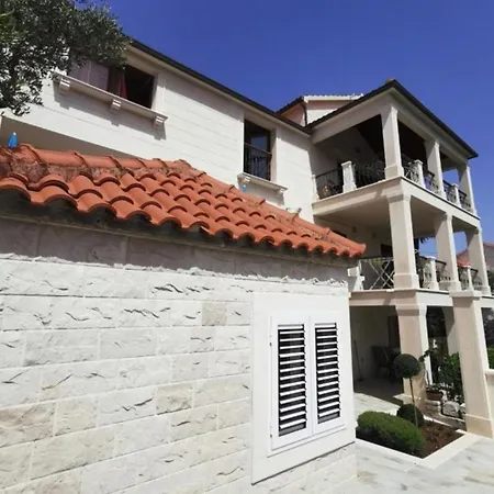 Apartments White House Supetar Exterior photo