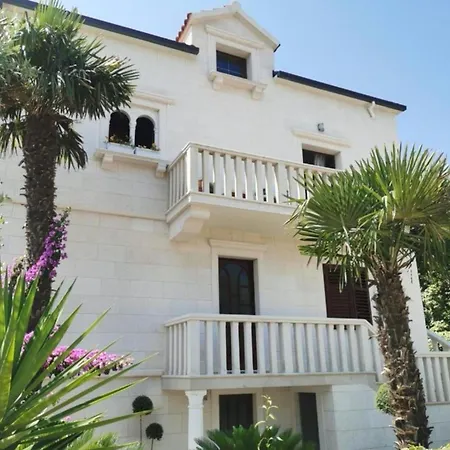 Apartments White House Supetar Exterior photo