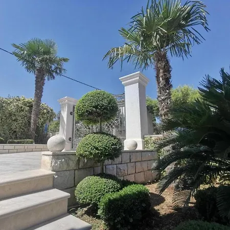 Apartments White House Supetar Exterior photo