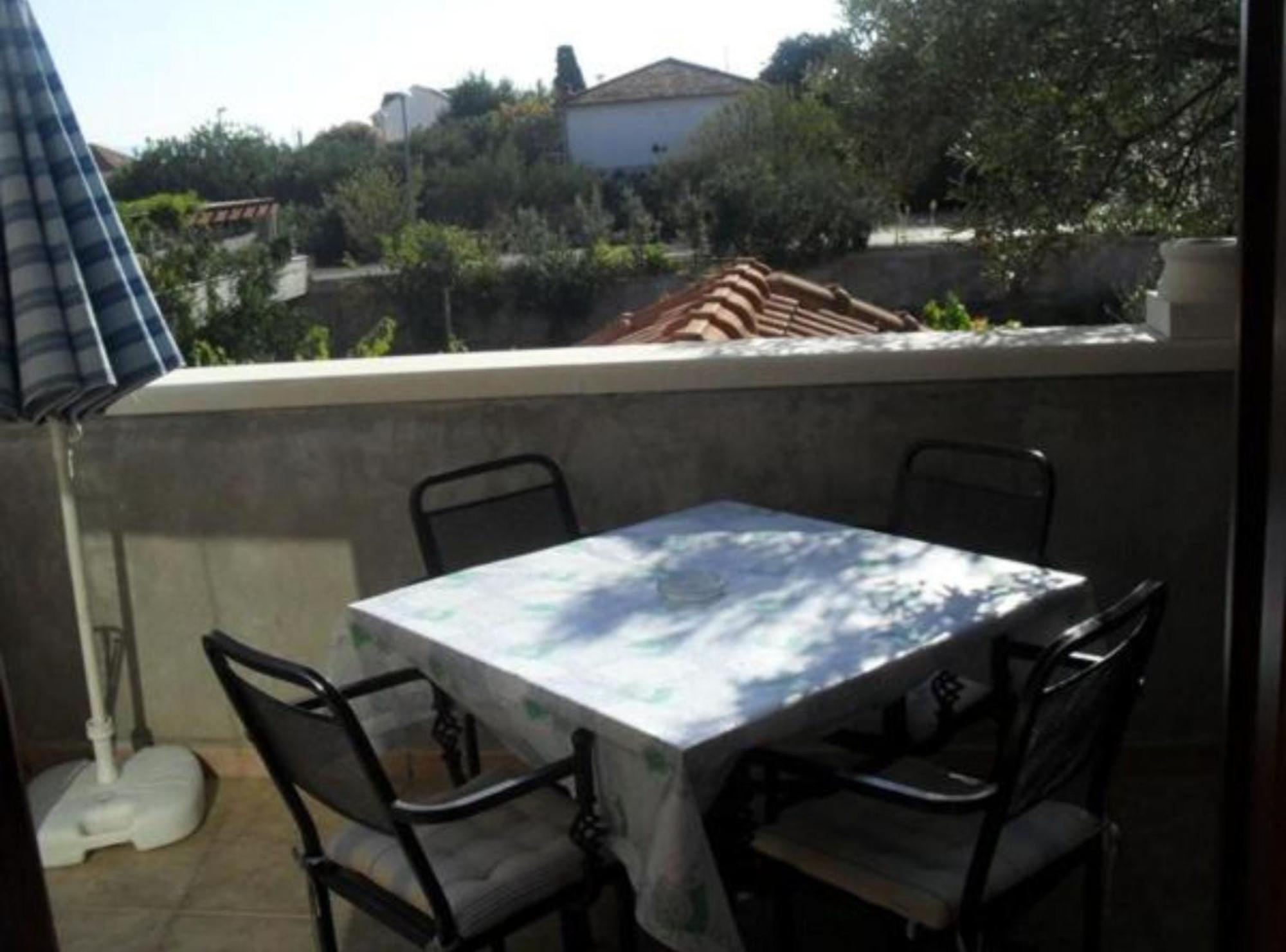 White House Apartment Supetar