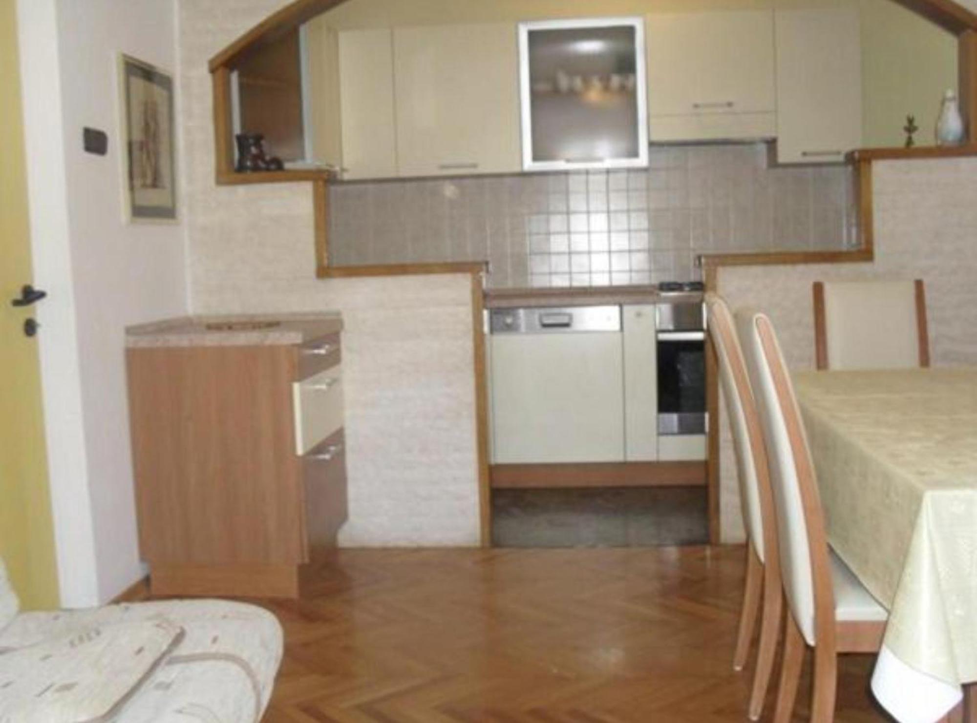 White House Apartment Supetar