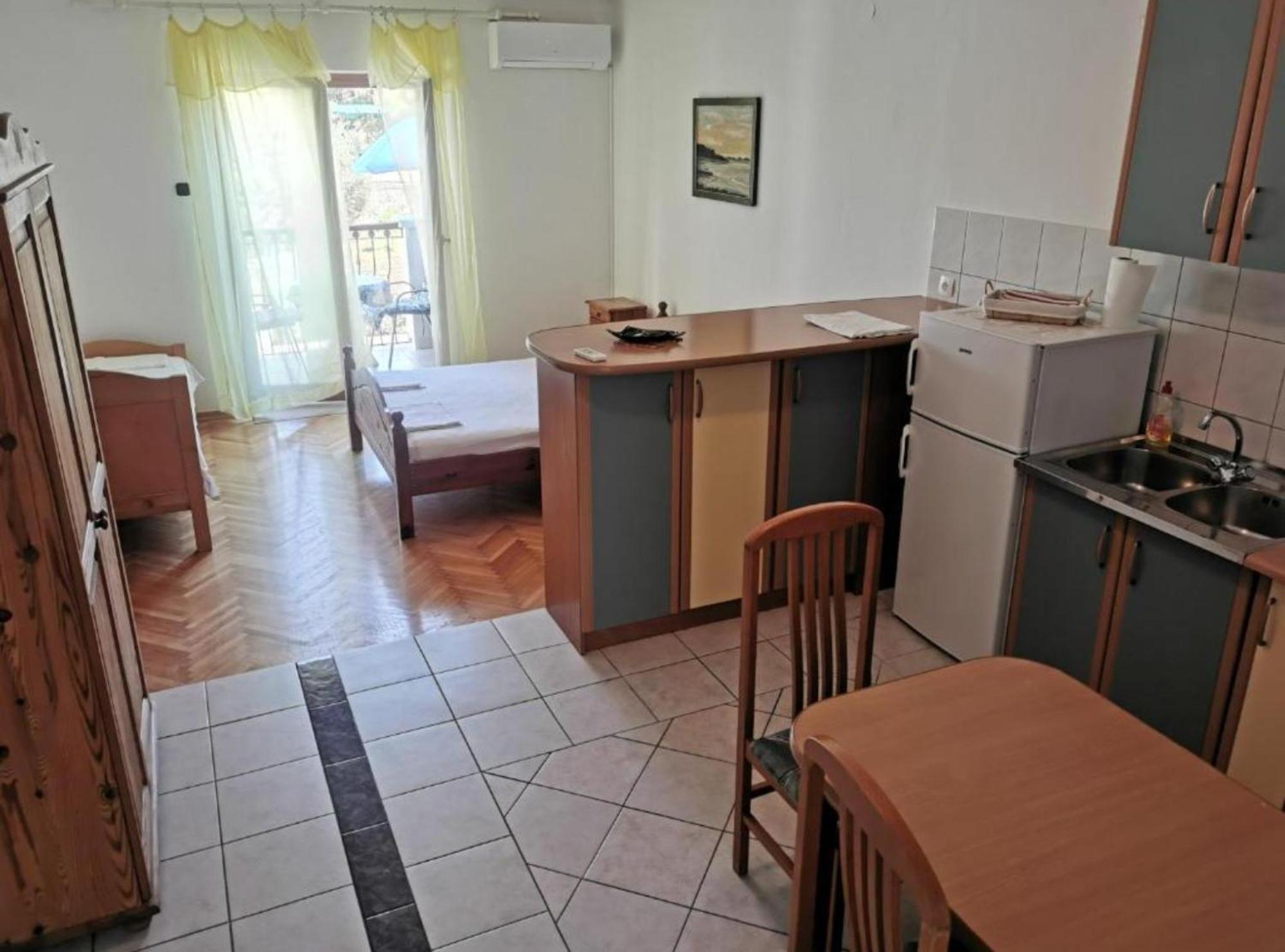 White House Apartment Supetar