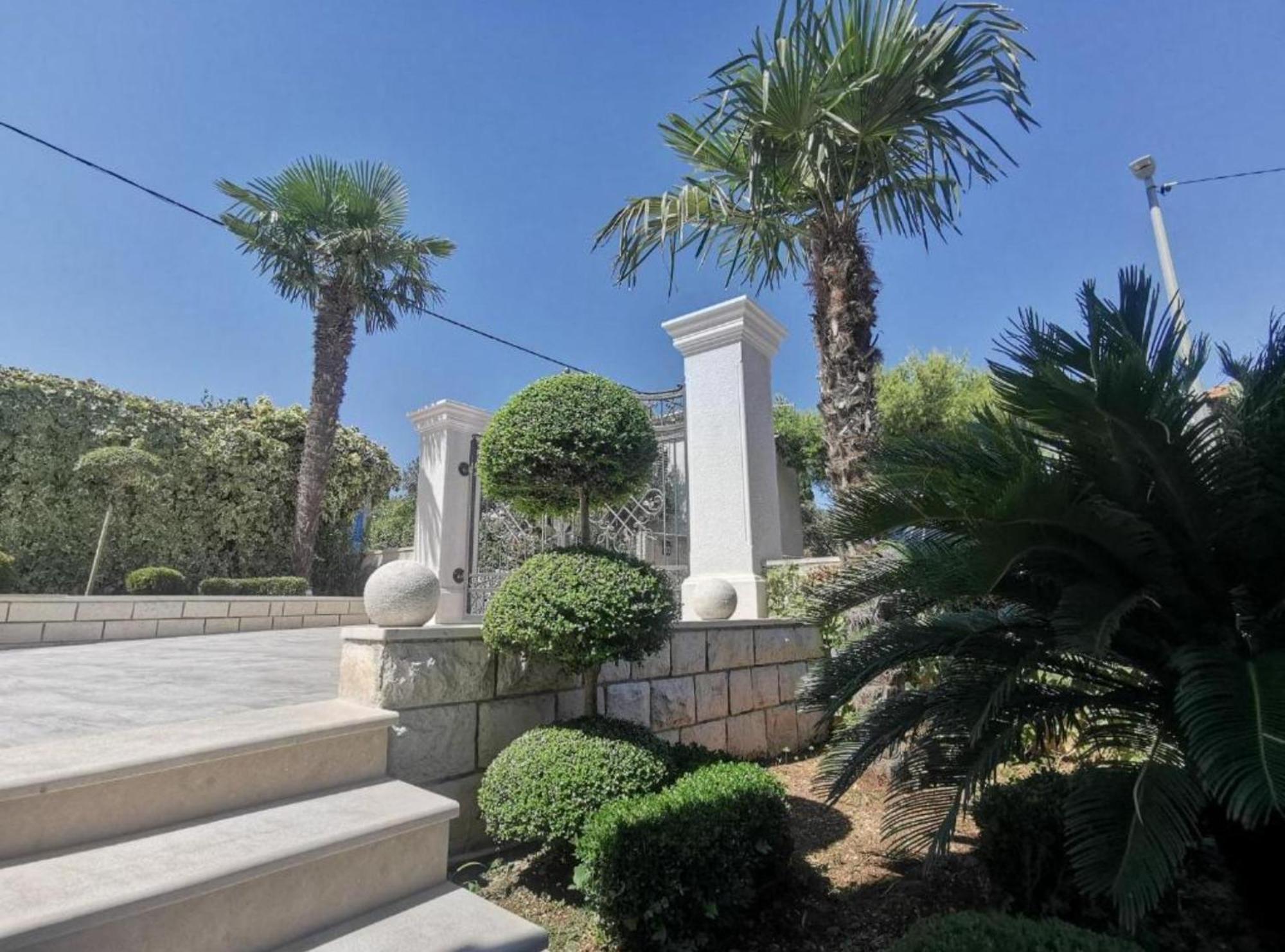 Apartment White House Supetar